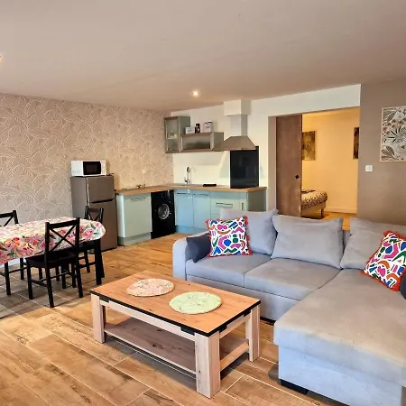 Apartment Spacieux T2, Rdc, Charles Trenet